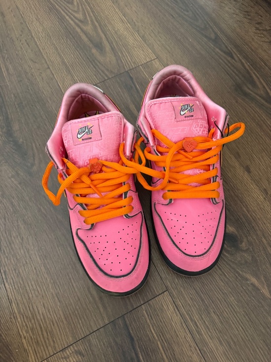 Power puff Pink dunks - Picture 2 of 2